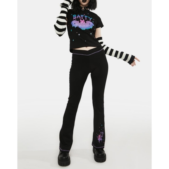 The Grave G1rls Bat Tee - Picture 3 of 6